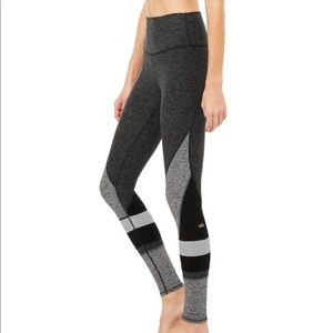 BNWT Alo momentum leggings